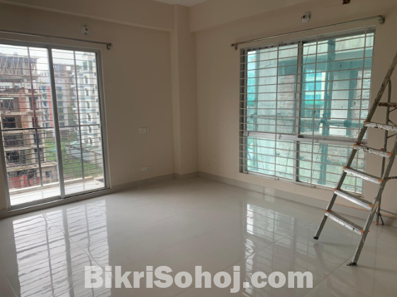 Block -L,Road-27,5th Floor,South Facing 1580 Sft+120sft